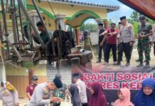 Gelar Baksos, Kapolres Kediri Serahkan Bantuan Sumur Bor untuk Warga Babatan