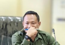 Sekwan DPRD Buru: 25 Anggota Masih Terima Gaji, Termasuk Bella Shofie – Secara Administratif Masih Sah