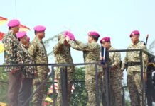 Wakil Panglima TNI dan Sejumlah Pejabat Negara Terima Warga Kehormatan dan Brevet Korps Marinir